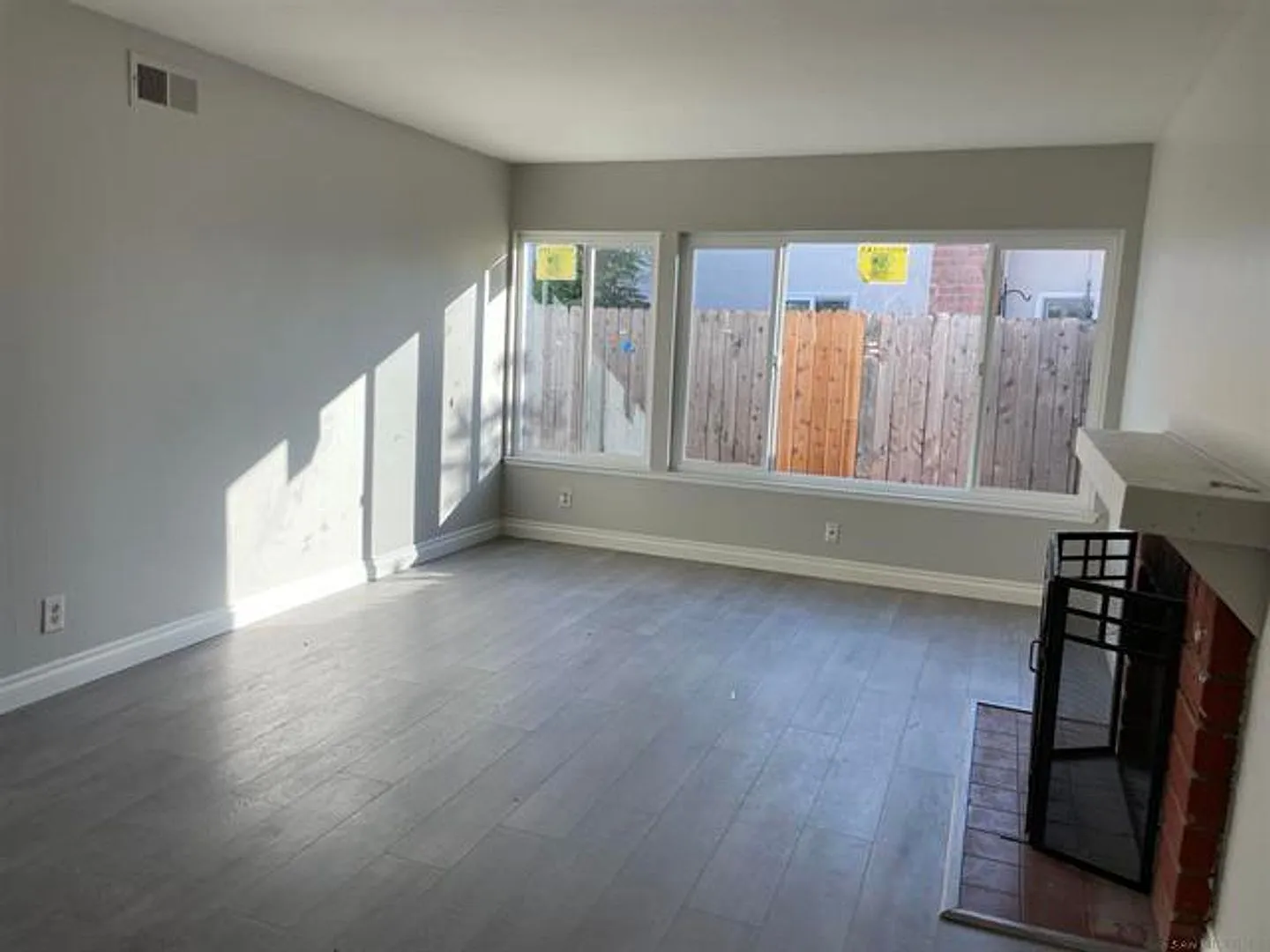 Single story Home 3 Bedroom 2 bathroom in the sought after neighborhood of Mira Mesa! — Photo 3