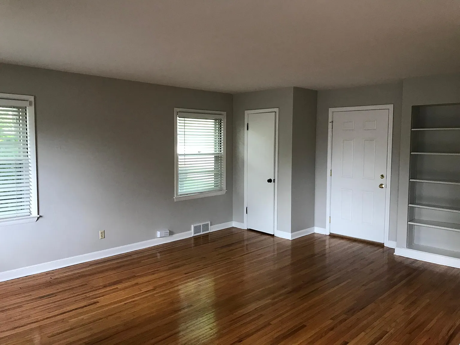2 bed, 1100 sqft, $1,400 — Photo 2