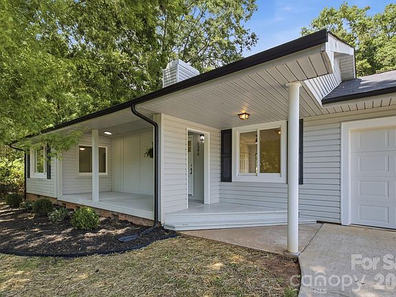 3rd image of 5396 Stonewood Dr