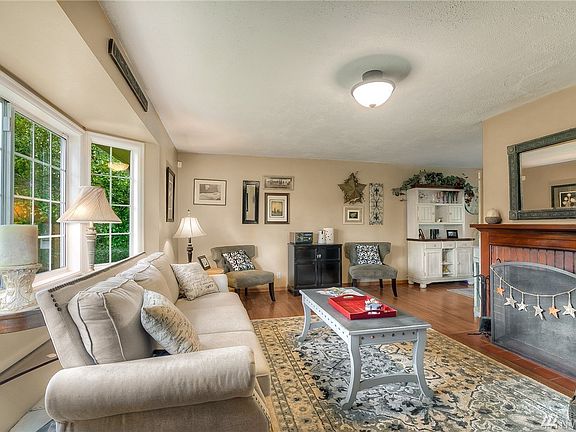 5th image of 6347 111th St SW