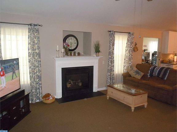 2nd image of 8 Mailly Dr