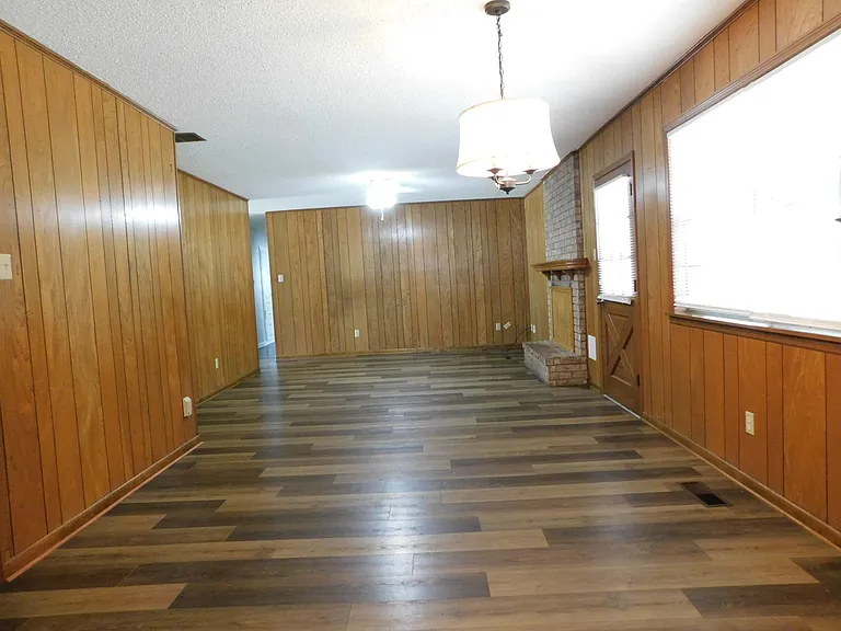 7800 Meadow Dr — Photo 3