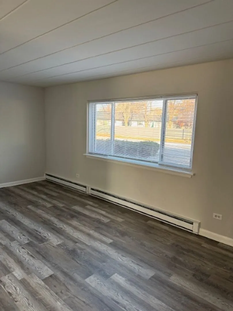 4931 Columbus Drive — Photo 2