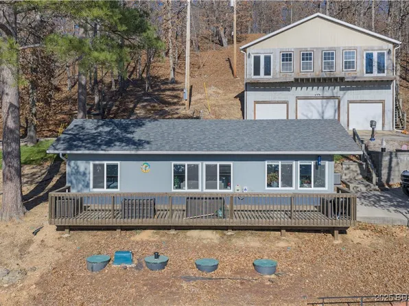 406 Staley Hollow Dr, Sunrise Beach, MO 65079