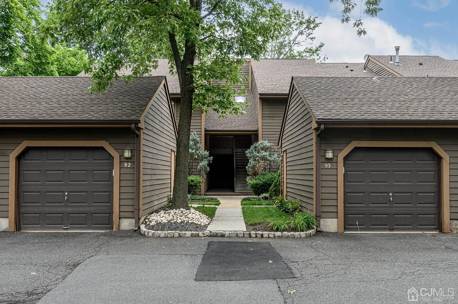 93 Heather Ct photo 1