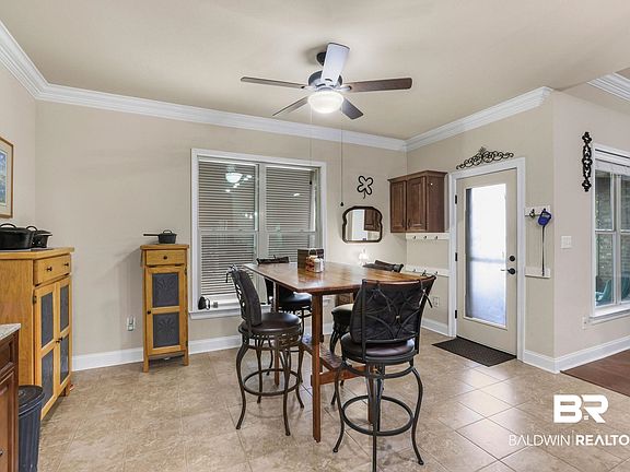 5th image of 1086 Destin Ave