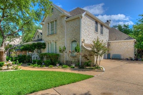 3rd image of 1318 River Forest Dr