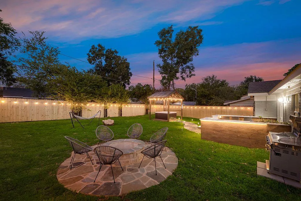 5 bed, 1679 sqft, $9,750 — Photo 2