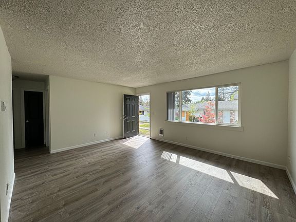 5th image of 15007-15043 SE Powell Blvd #1