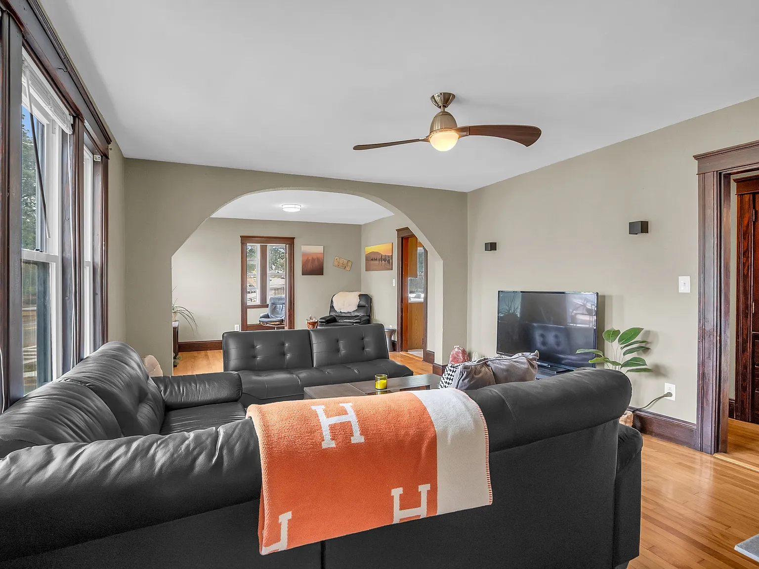 2 bed, 1200 sqft, $2,150 — Photo 4