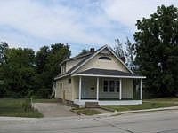 1st image of 822 Linden St