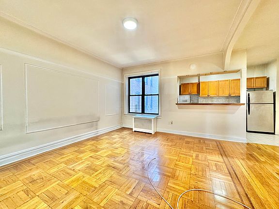 5th image of 45-32 44th St #3
