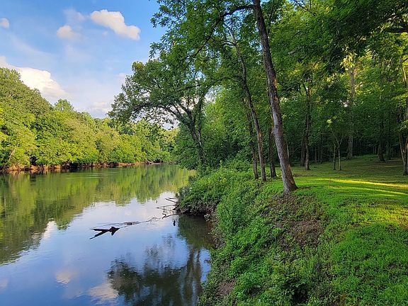 4th image of 8 Ripplewood Trl