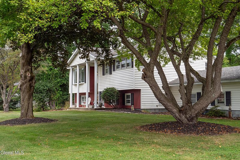 3rd image of 11 Cardin Drive