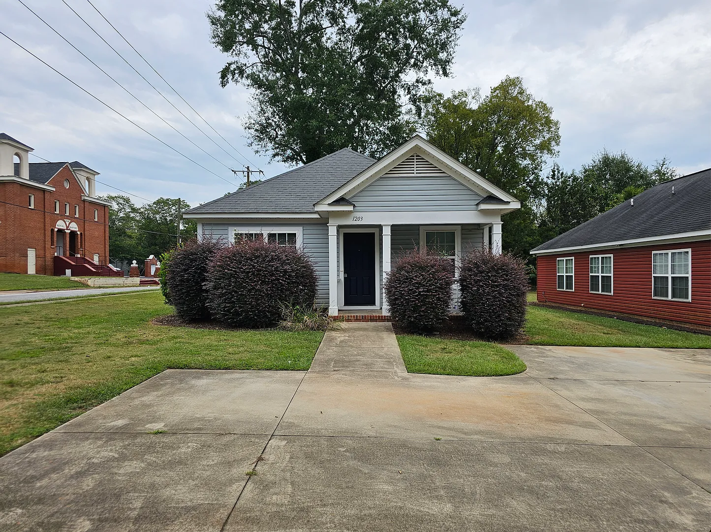 Beautiful Three Bedroom, Two Bathroom Single Family Home in Anderson, SC — Photo 1
