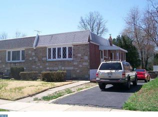 1902 Tomlinson Rd, Philadelphia, PA 19116