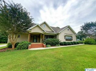 1049 Gannon Cir NW, Arab, AL 35016