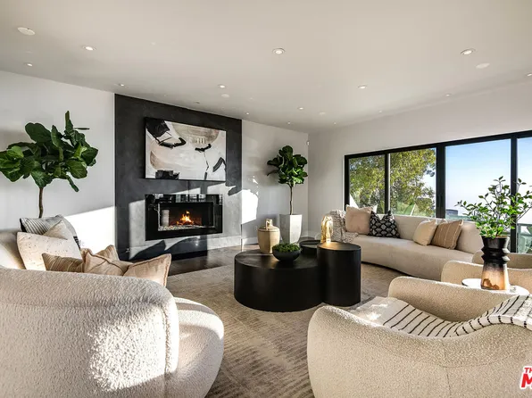 2287 Sunset Plaza Dr, Los Angeles, CA 90069