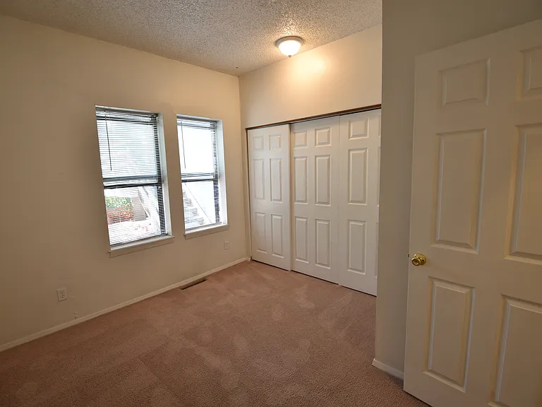 2927 Broadway St #2 — Photo 37