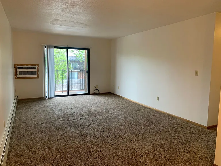 Cottonwood Apartments — Photo 16