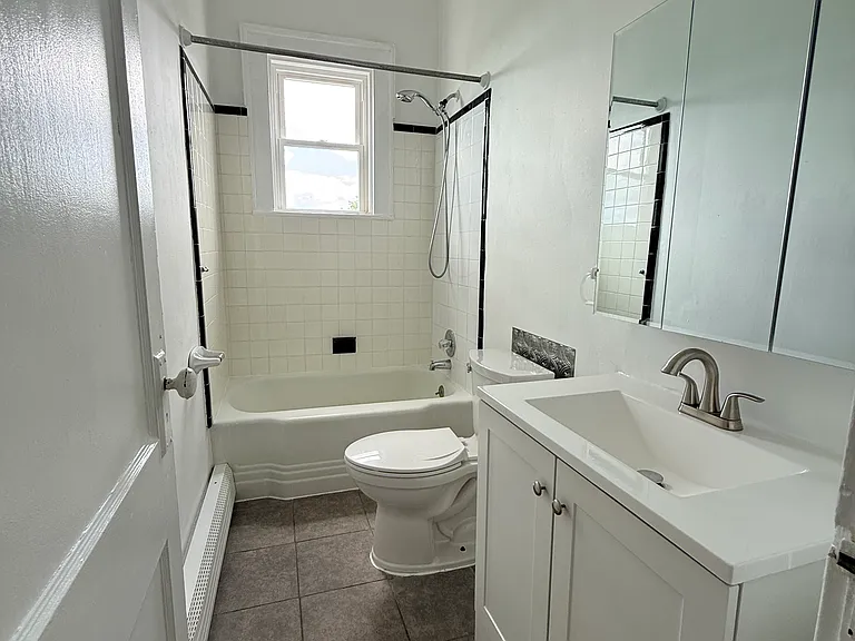 182 Farnham Ave #2 — Photo 11