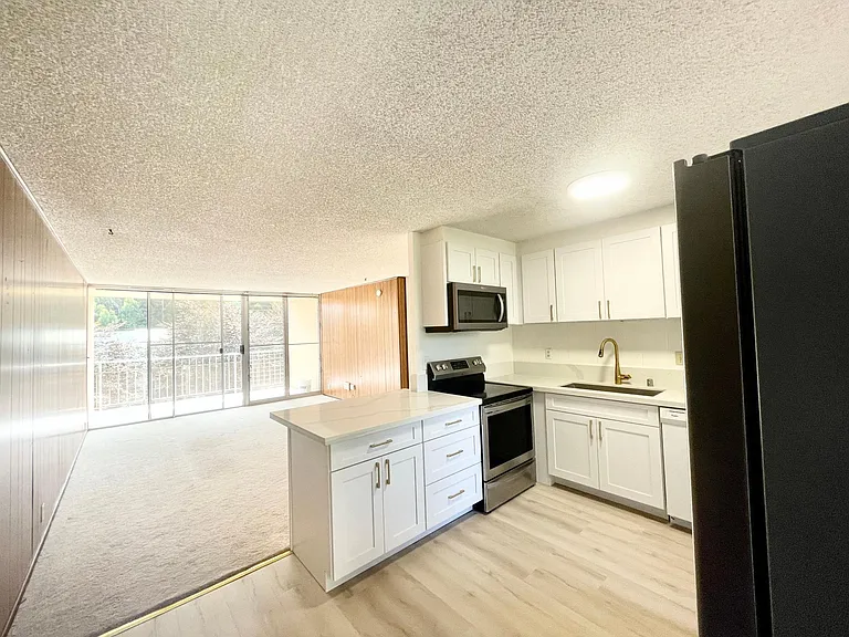 95-273 Waikalani Dr #D702 — Photo 5