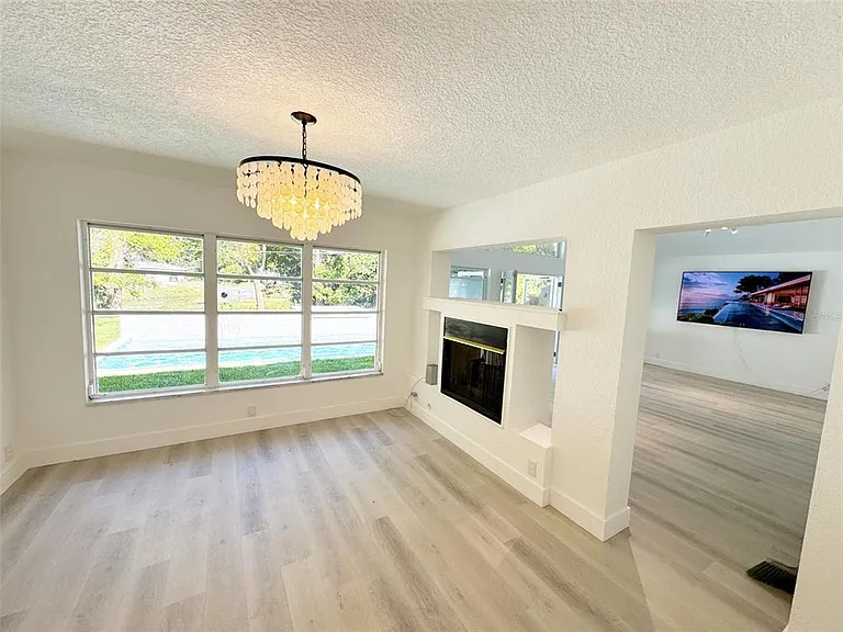 101 S Corona Ave — Photo 11
