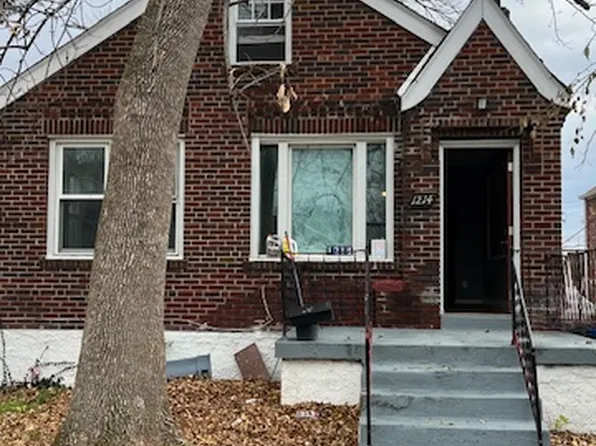 1214 Grant Dr, Saint Louis, MO 63132