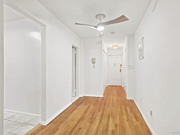 5th image of 10 Franklin Avenue #3E