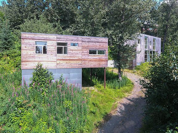 5th image of 780 Fireweed Ave