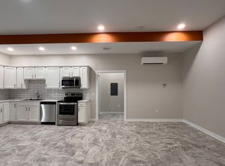 24 NW 6th St APT 100, Evansville, IN 47708