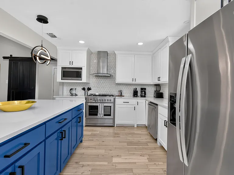 1205 Hillsdale Dr — Photo 10