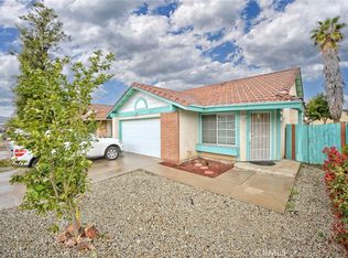 190 Oaktree Dr, Perris, CA 92571