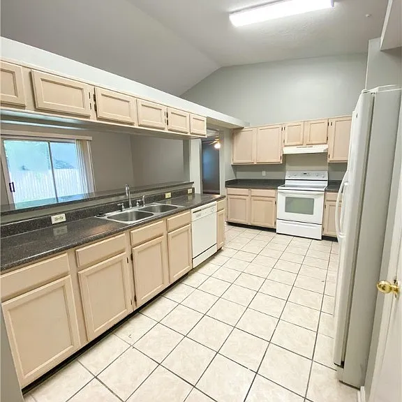42 Cutler Dr — Photo 6