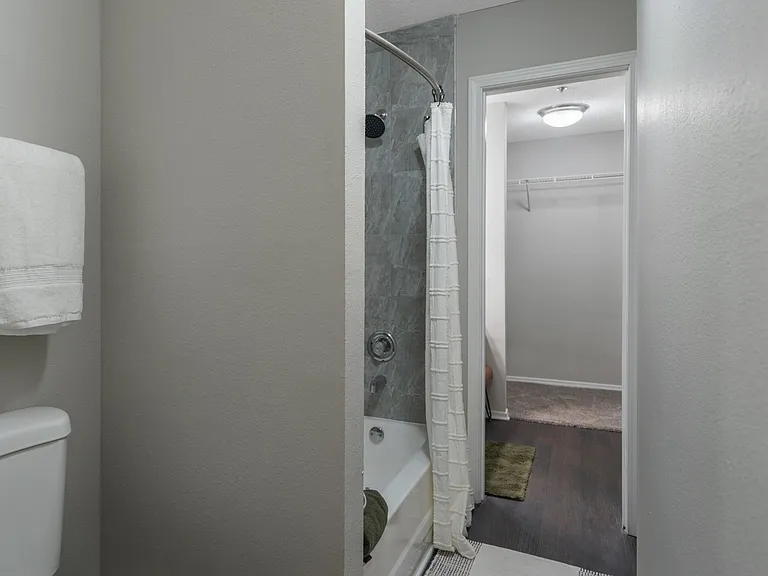 Clairmont Reserve Apartment Homes — Photo 12