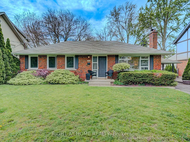1493 Constance Dr — Photo 3