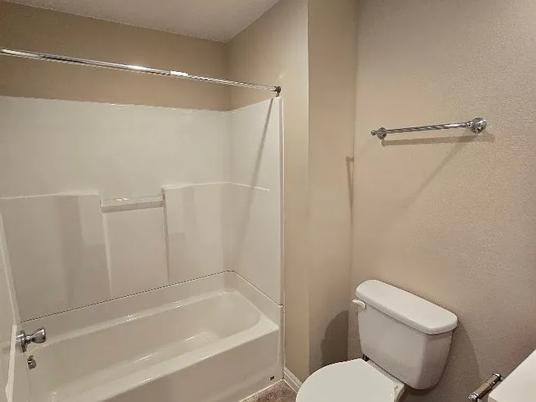 767 N 1700 E — Photo 16