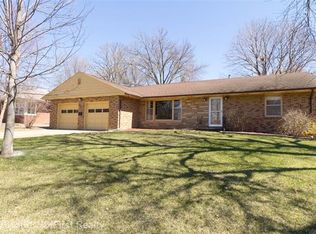 2119 70th St, Windsor Heights, IA 50324