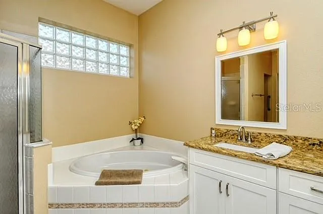 9480 Forest Hills Cir — Photo 20