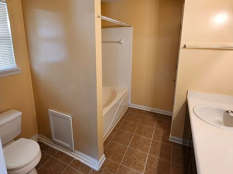 2411 Fernando Ct — Photo 21