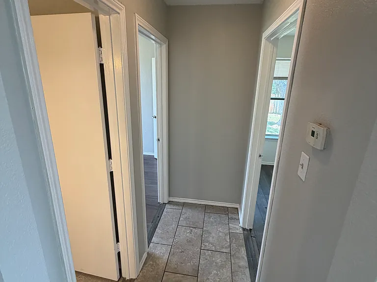 222 Lydia Cir — Photo 5