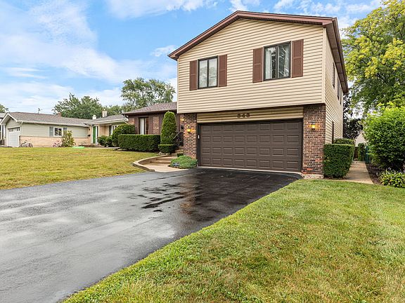 3rd image of 343 Manor Hill Ct