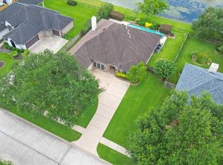2006 Edgewater Dr, Friendswood, TX 77546