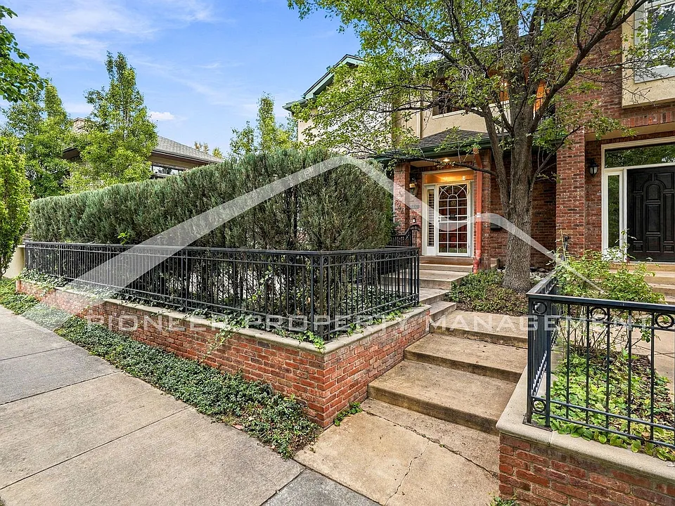 344 Saint Paul St