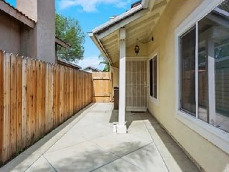 24452 Robie Ct — Photo 5