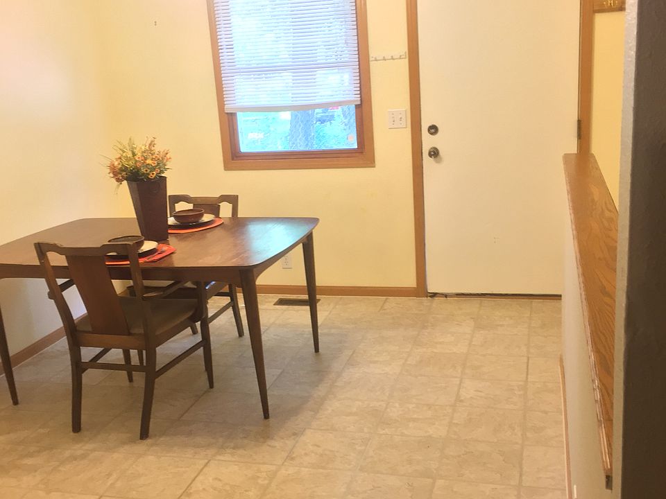 Kitchen dining area 