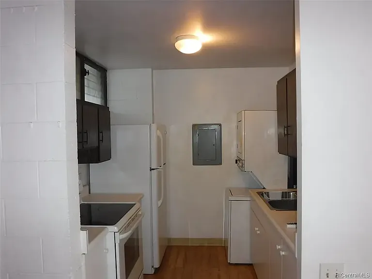1134 Kinau St #305 — Photo 6