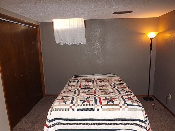 3rd image of 7 E Salina Dr