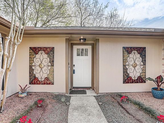 4th image of 2715 Knoxville Drive