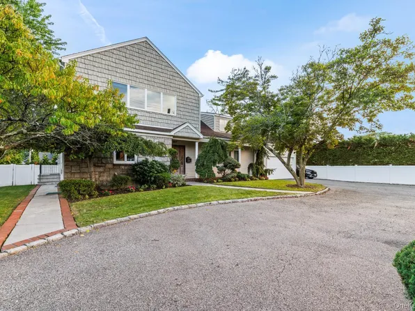 287 E Rockaway Road, Hewlett Harbor, NY 11557